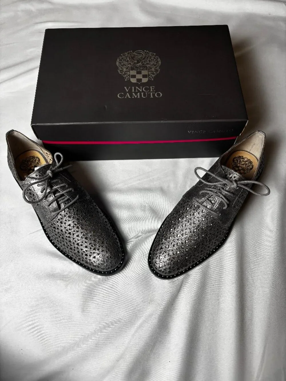 Vince Camuto Women’s VC-Lesta Gunmetal Metallic Oxford Shoes | Size US 7